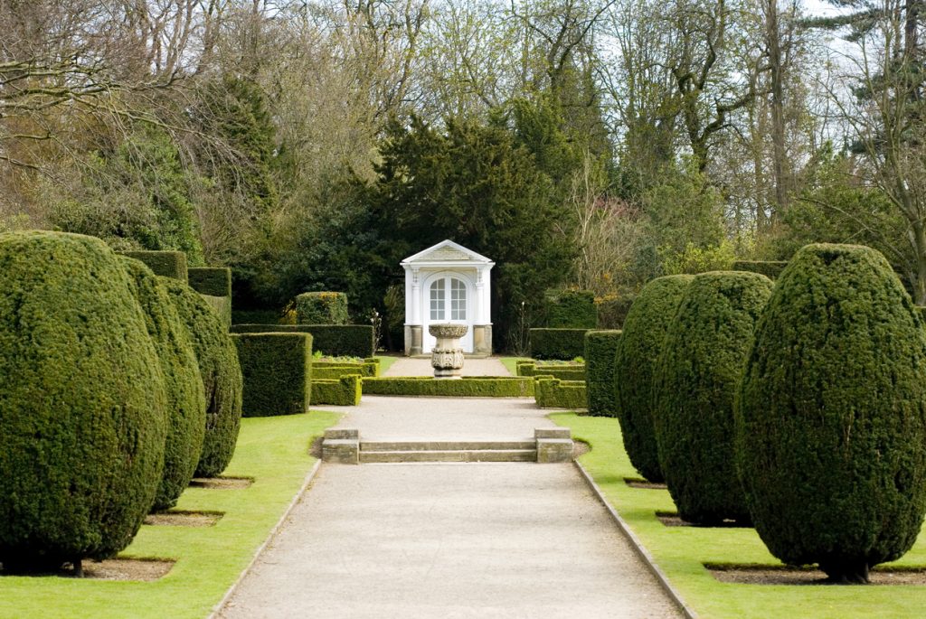 Estate Gardener